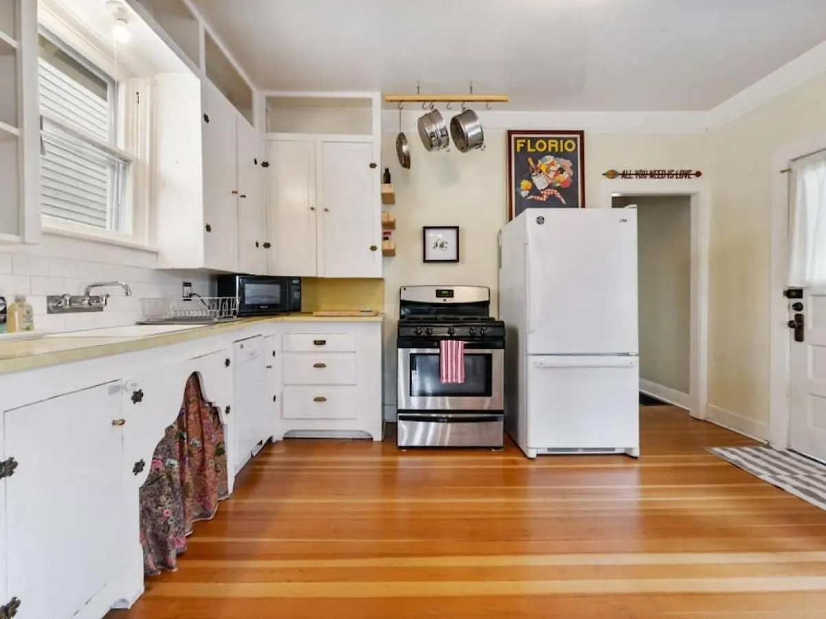 Charming 1909 St Johns Bungalow Portland Holiday home